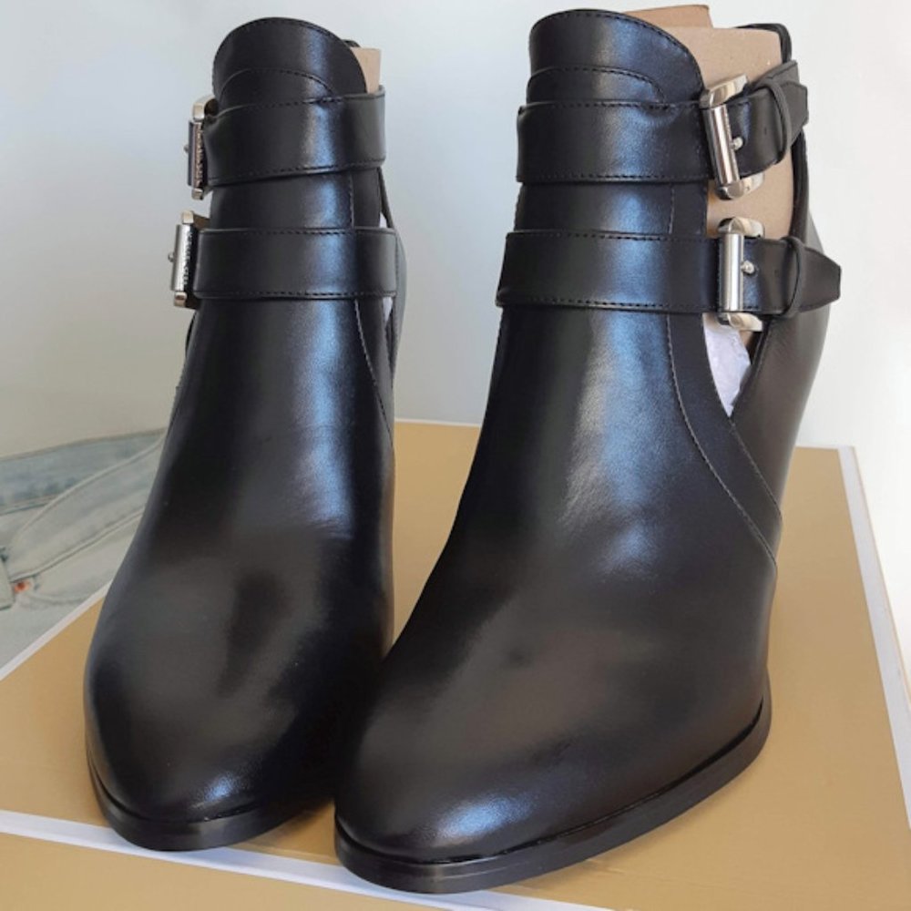 MICHAEL MICHAEL KORS Walden Leather Bootie